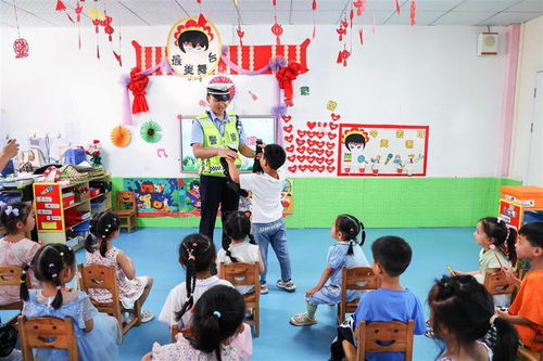 襄阳保康交警走进幼儿园，萌娃乐学交通安全知识